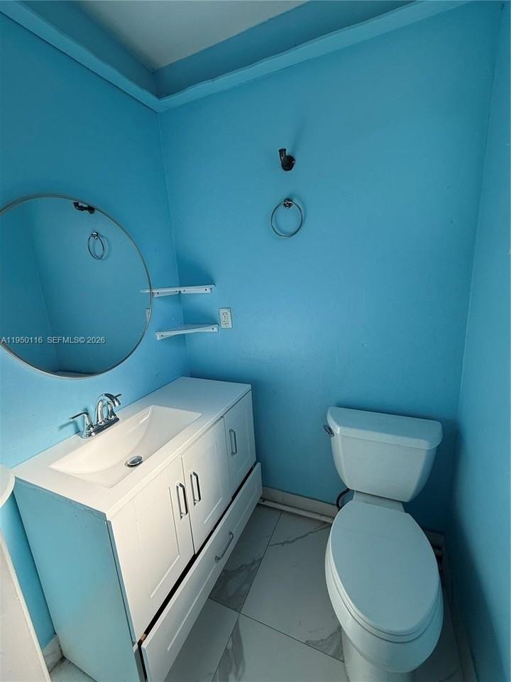 5408 N Andrews Ave #5408 - Photo 7 of 8