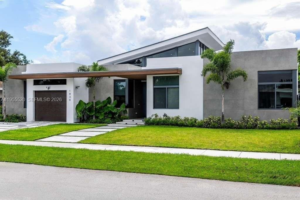 1830 Ne 193rd St - Photo 3 of 27