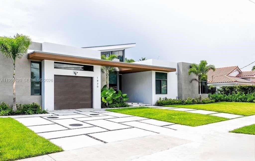 1830 Ne 193rd St - Photo 5 of 27