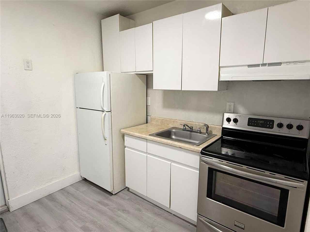 5903 Sw 26th Ter #0 - Photo 5 of 34