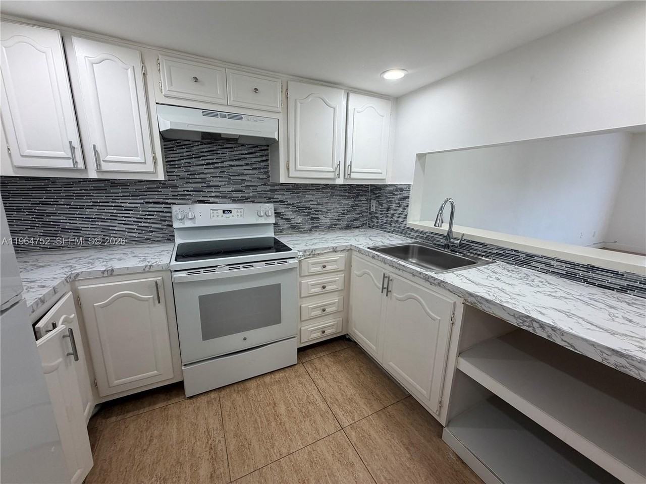 13685 Ne 10th Ave #304 - Photo 2 of 17