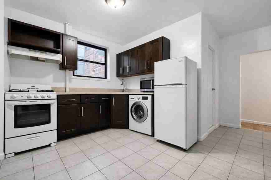 401 E 68th St - Photo 5 of 6