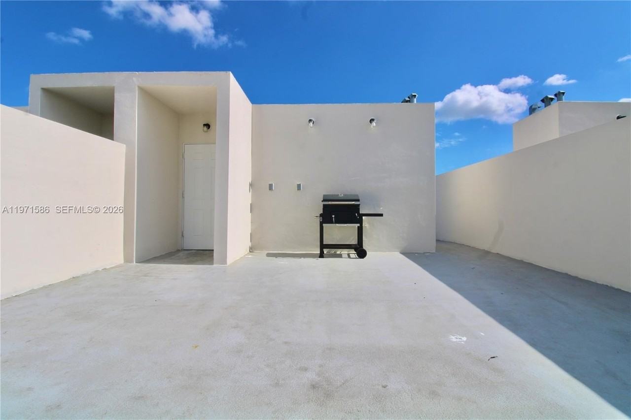 25875 Sw 145th Ave - Photo 3 of 30