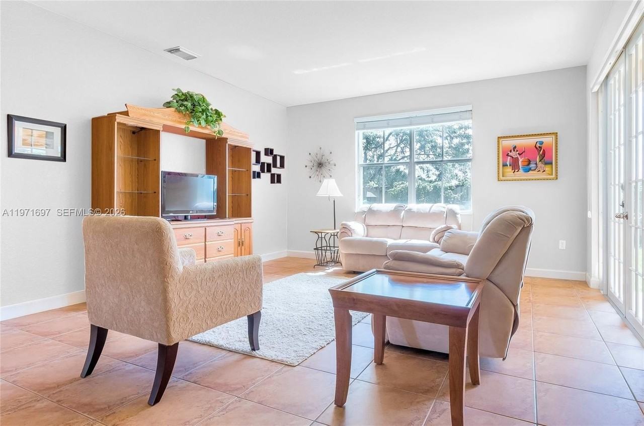 12348 Sw 125th Ter #12348 - Photo 4 of 26