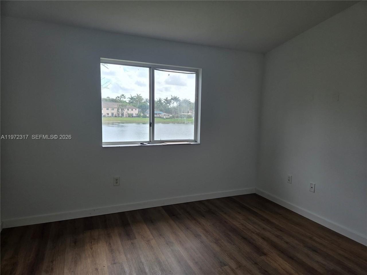 2621 Se 12th Rd #205 - Photo 5 of 7