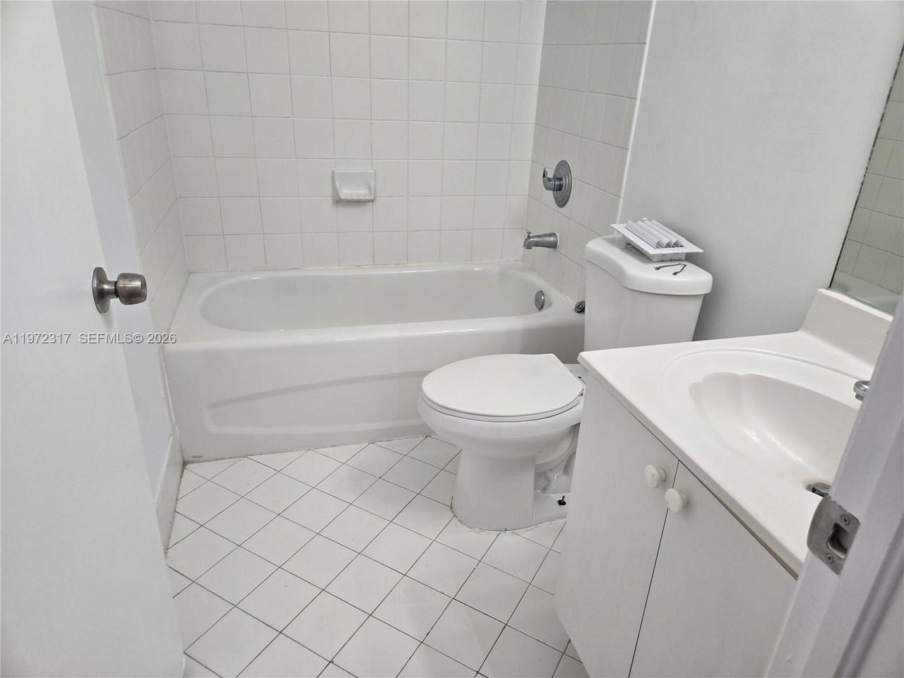 2621 Se 12th Rd #205 - Photo 7 of 7