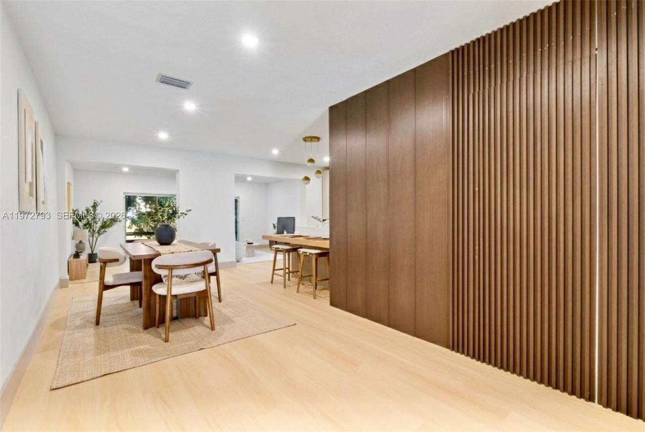 1905 Nw 62nd Ter - Photo 6 of 50