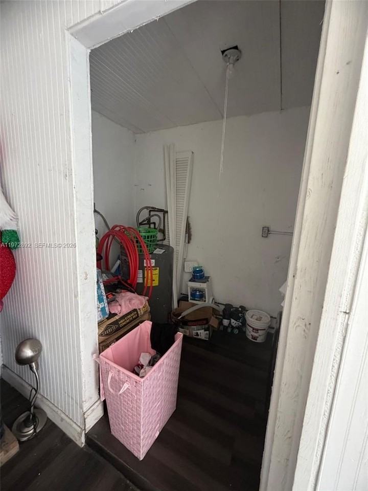 331 Nw 39th Ave #1 - Photo 2 of 9