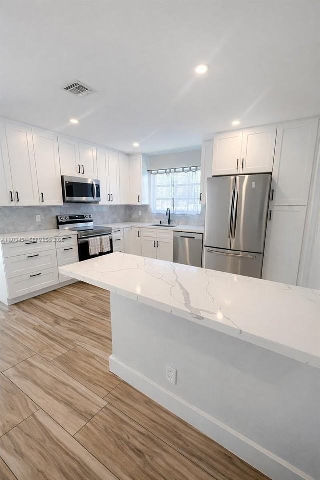 2632 Madison St - Photo 4 of 19