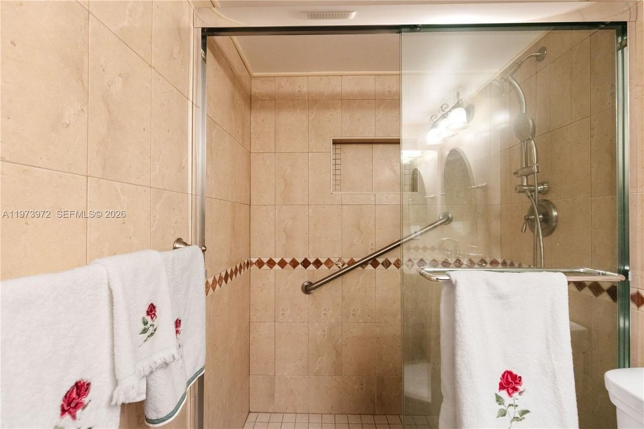 3131 S Ocean Dr #110 - Photo 7 of 31