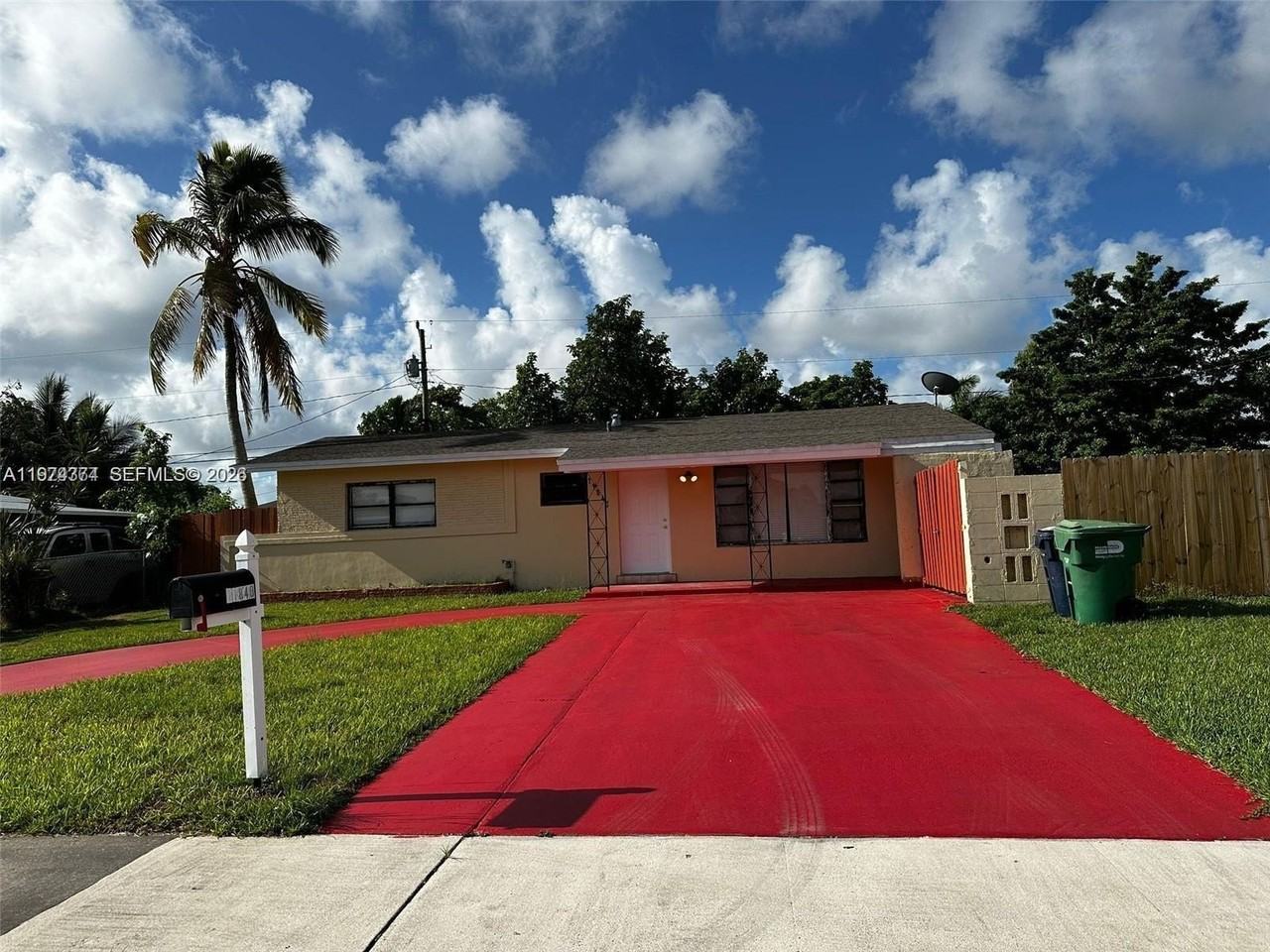 11840 Sw 175th Ter #11840 - Photo 2 of 24