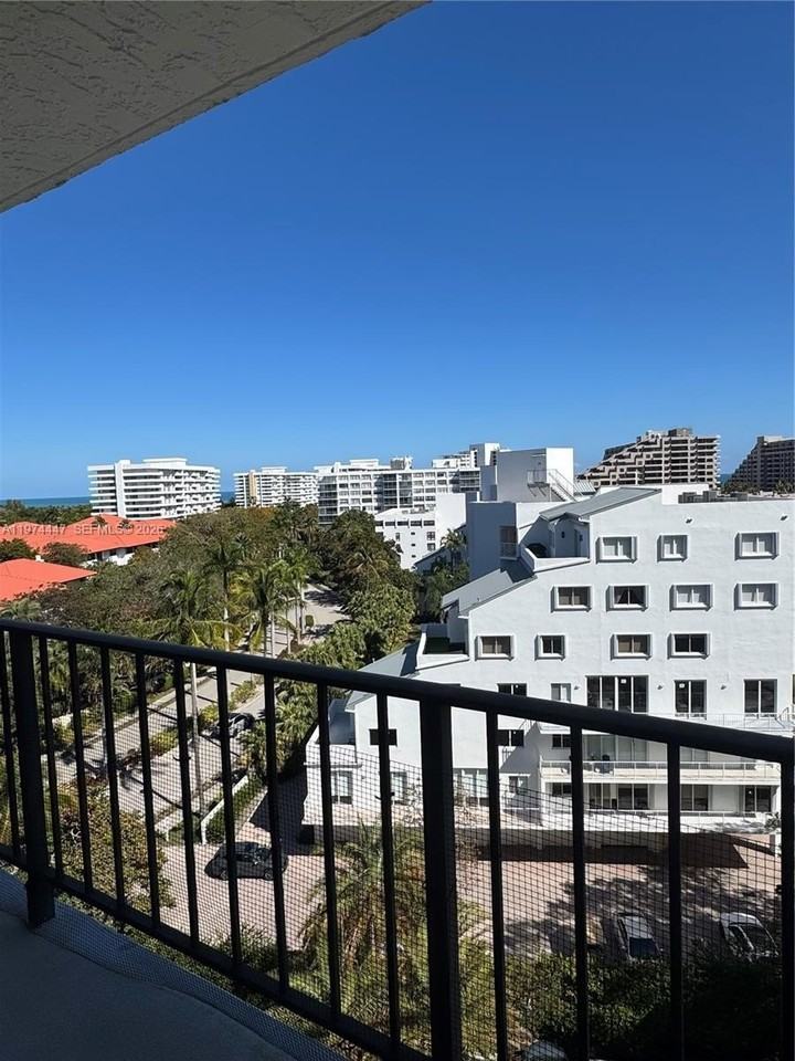 77 Crandon Blvd #9E - Photo 2 of 11