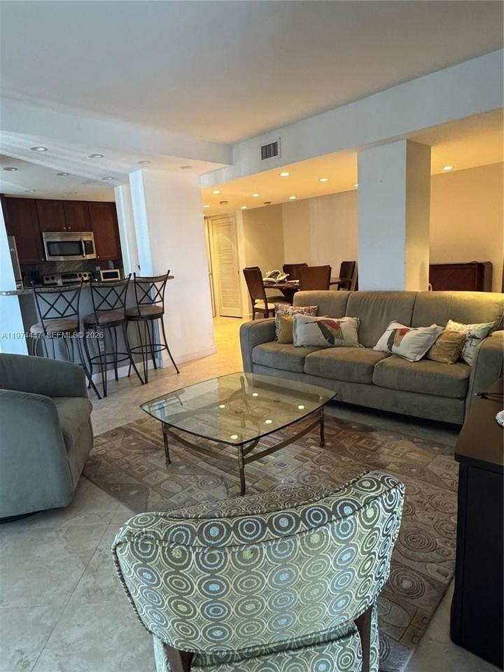 77 Crandon Blvd #9E - Photo 5 of 11