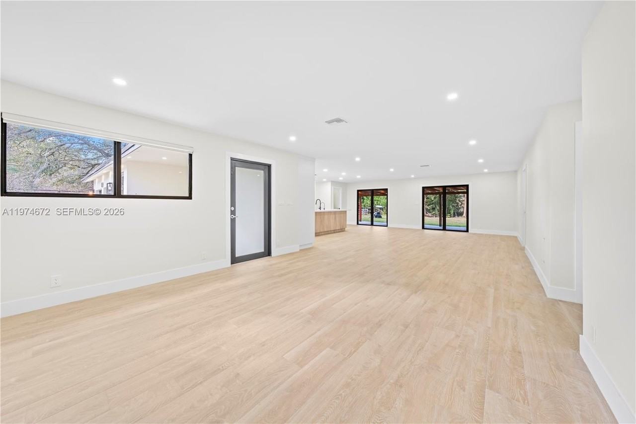 15131 Sw 31st Ct #15131 - Photo 5 of 50