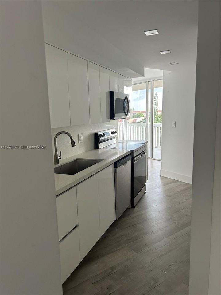 6921 Environ Blvd #7P