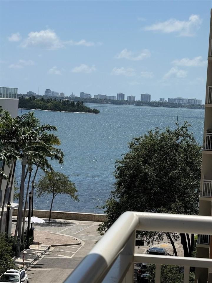 2001 Biscayne Blvd #2402 - Photo 3 of 50