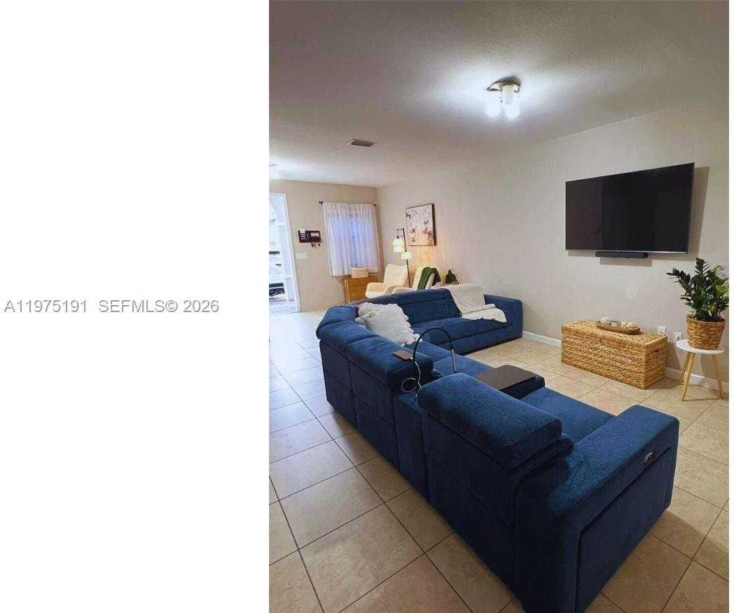 15076 Sw 117th Ter #0 - Photo 6 of 31