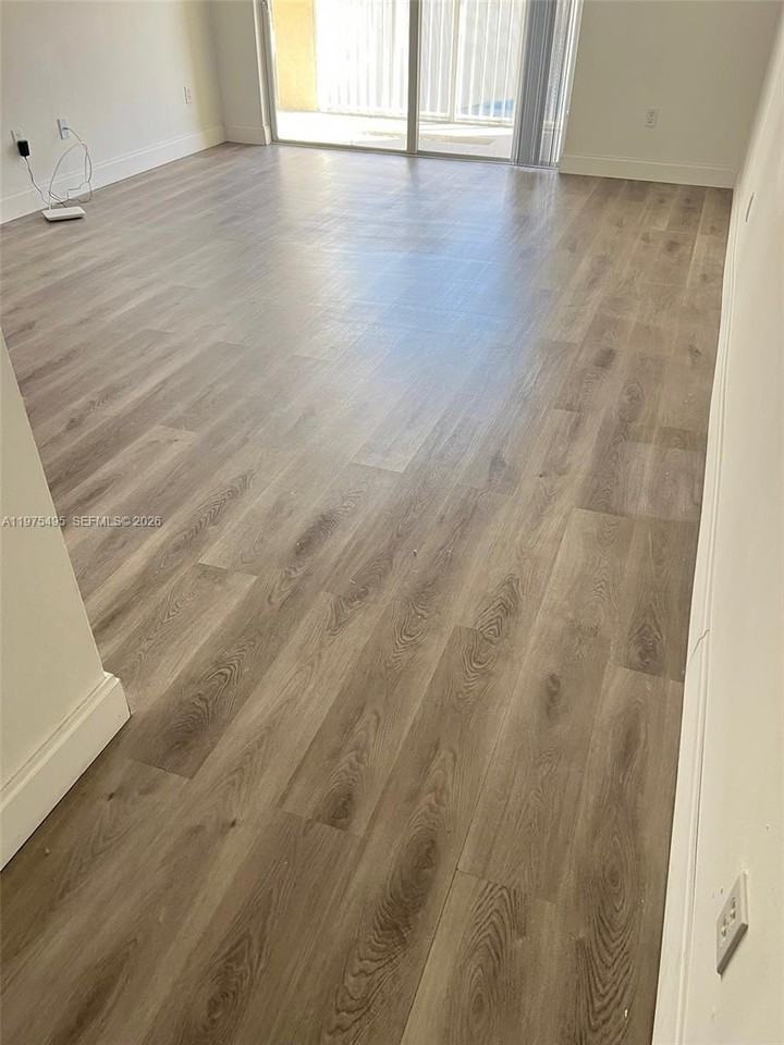 440 S Park Rd #4-202 - Photo 3 of 11