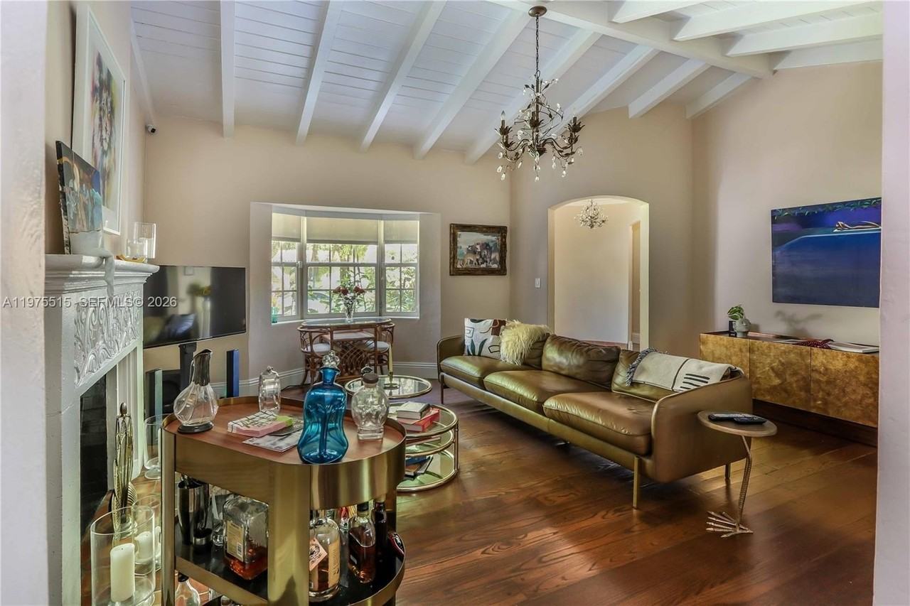 1260 La Mancha Ave - Photo 3 of 17