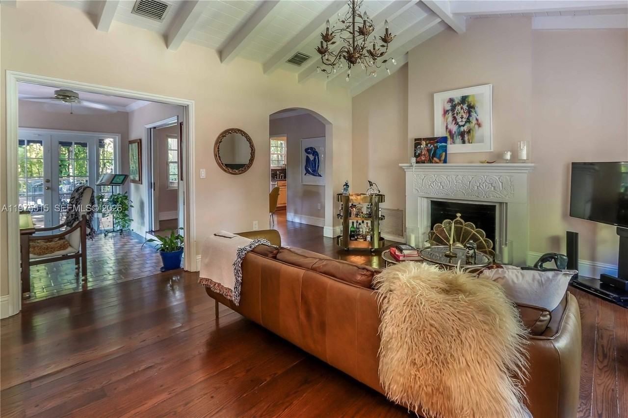 1260 La Mancha Ave - Photo 5 of 17