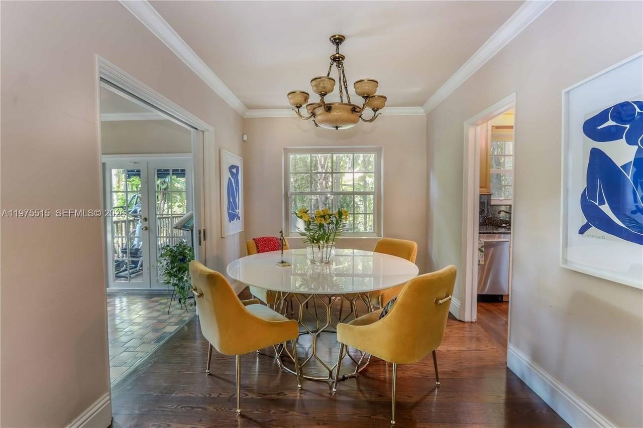 1260 La Mancha Ave - Photo 6 of 17