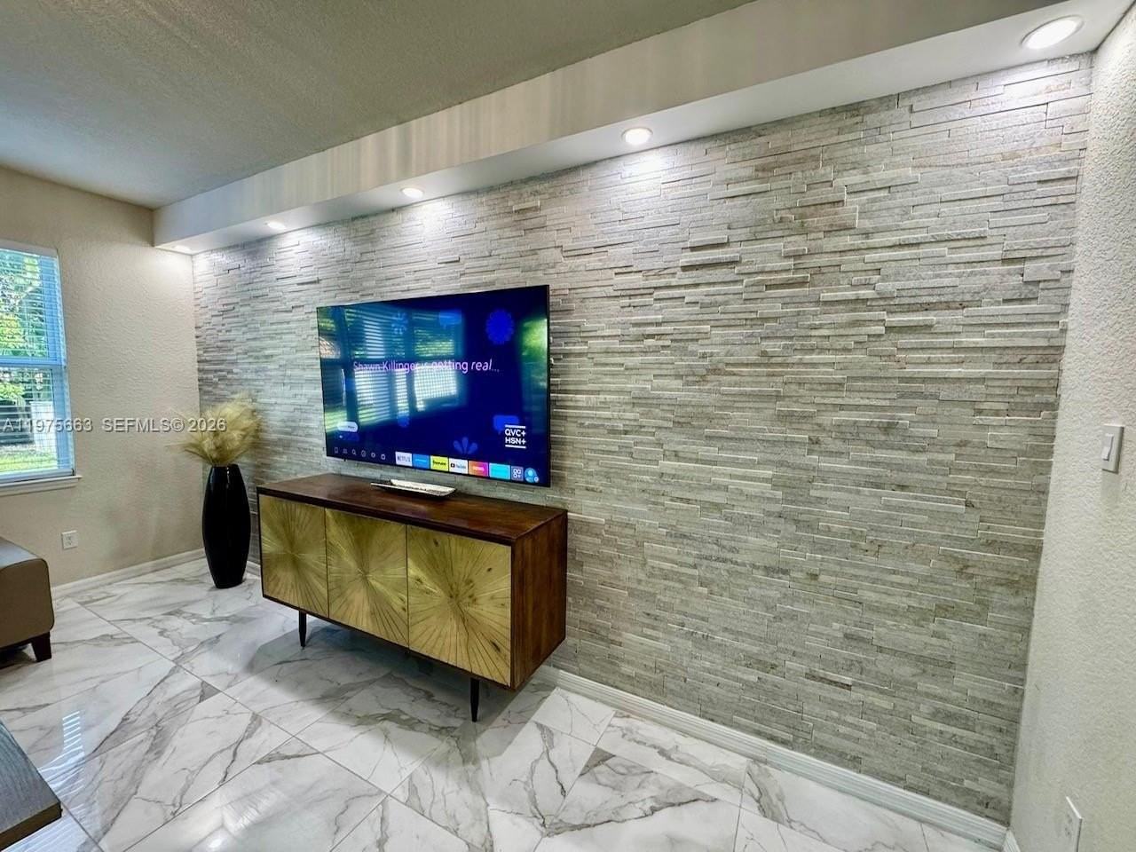 4334 Ficus St - Photo 5 of 19