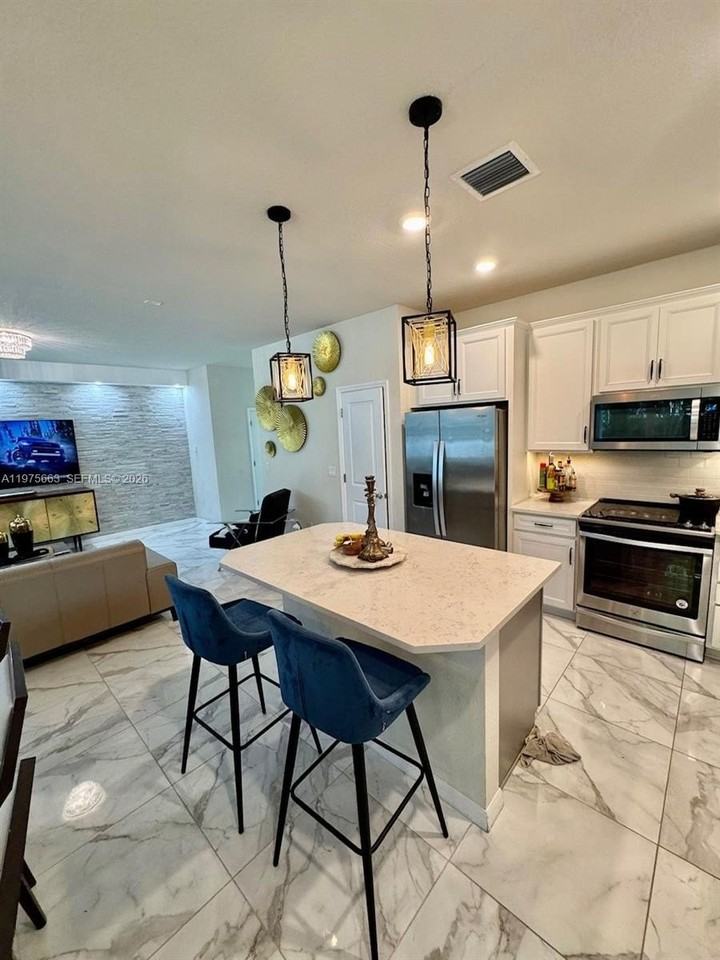 4334 Ficus St - Photo 7 of 19