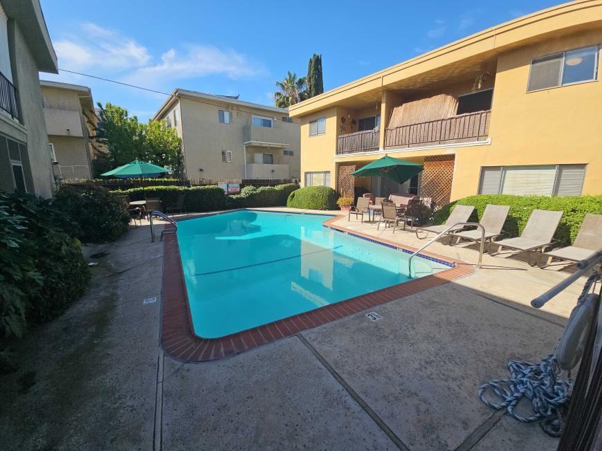 14413 Addison St - Photo 3 of 10