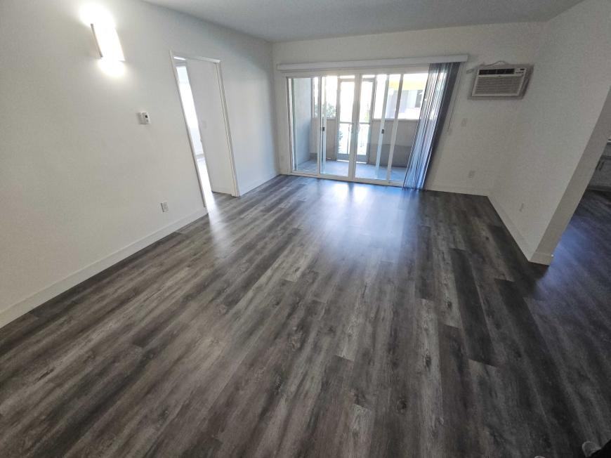 14413 Addison St - Photo 6 of 10