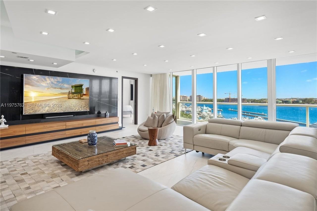 450 Alton Rd #901-902 - Photo 3 of 50