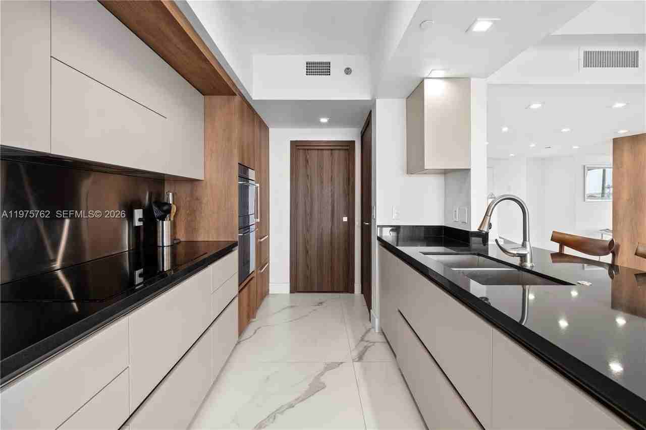 450 Alton Rd #901-902 - Photo 6 of 50