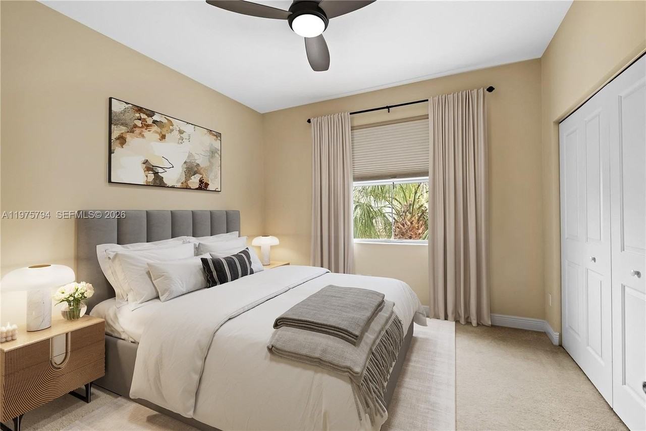 8140 Cascada Isles Dr - Photo 3 of 10