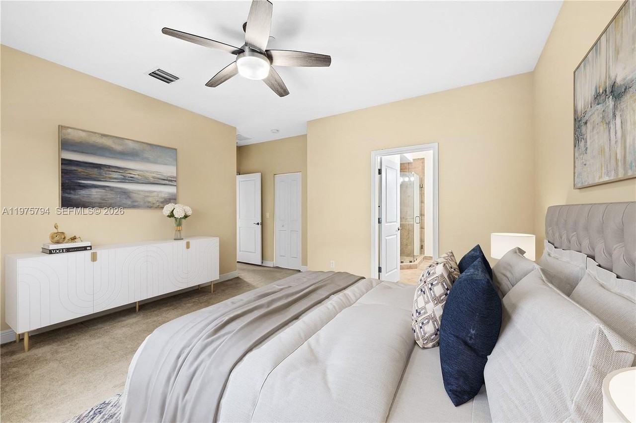 8140 Cascada Isles Dr - Photo 4 of 10