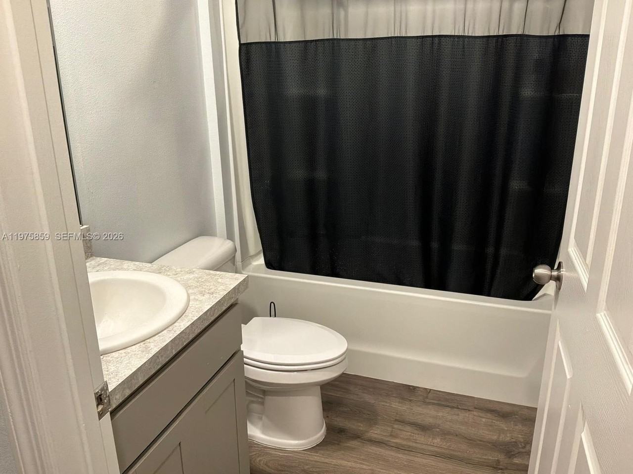 2180 Sw Cameo Blvd - Photo 4 of 12