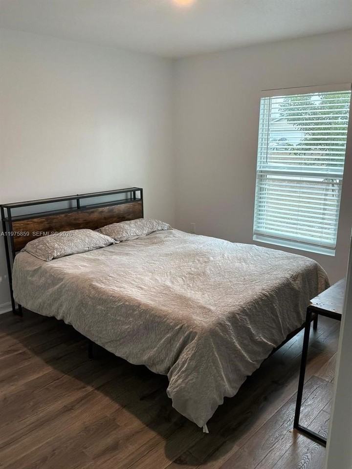 2180 Sw Cameo Blvd - Photo 6 of 12