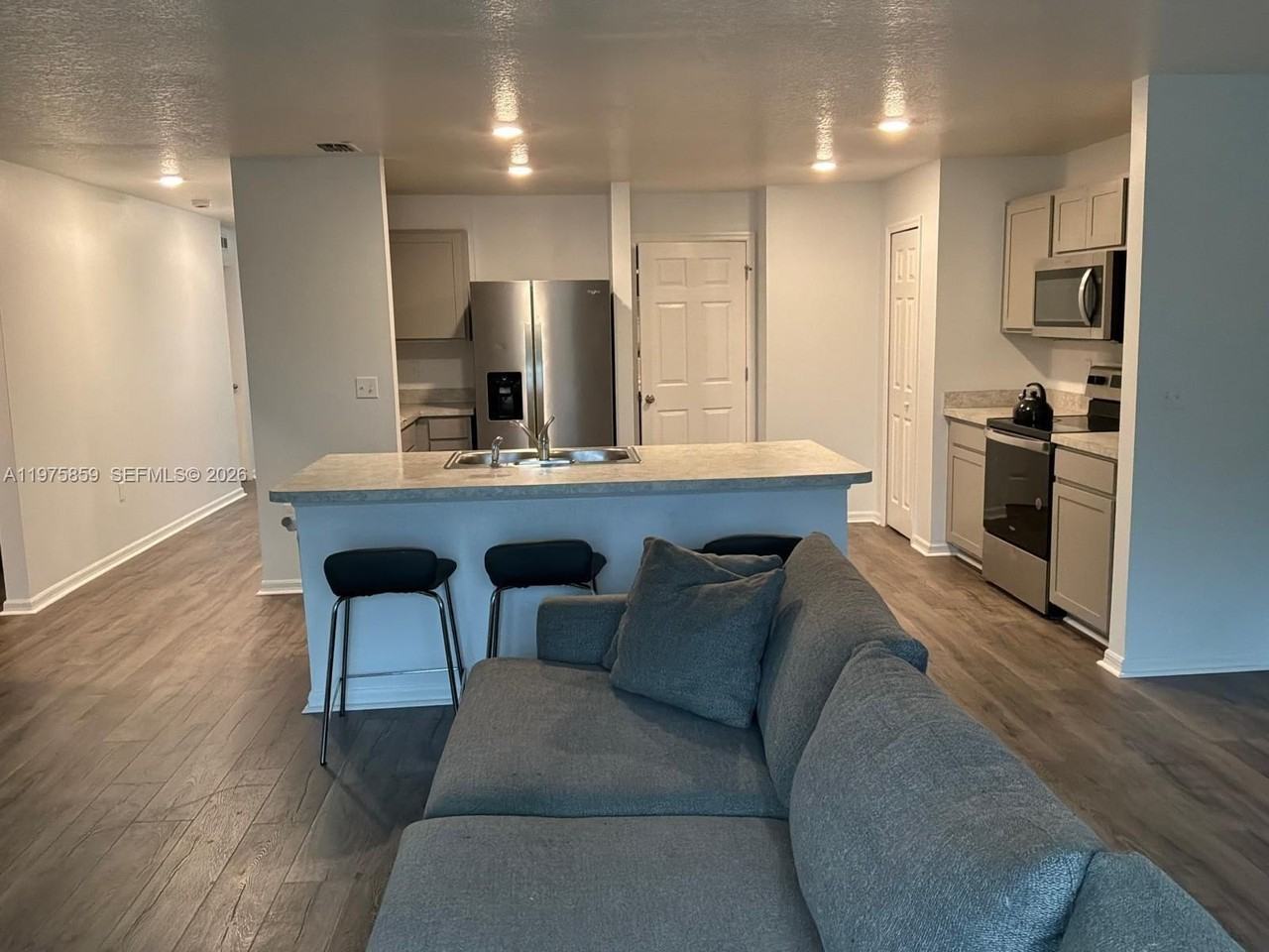 2180 Sw Cameo Blvd - Photo 7 of 12