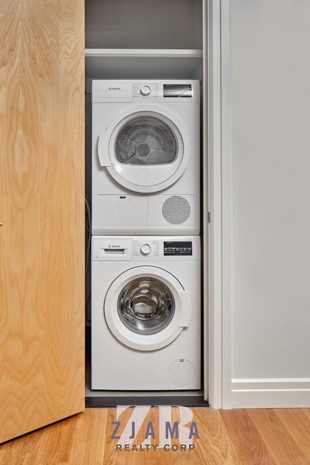 300 Ashland Pl - Photo 3 of 7