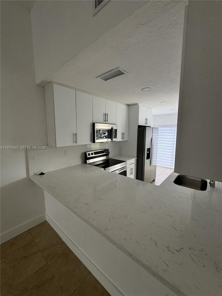 8341 Sw 148th Pl #8341 - Photo 3 of 21