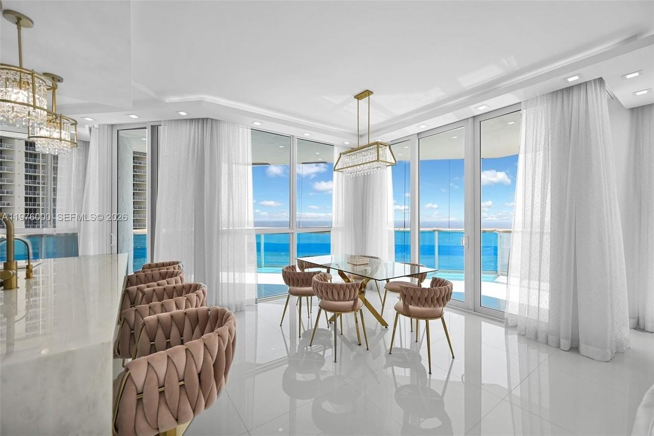 16485 Collins Ave - Photo 5 of 43