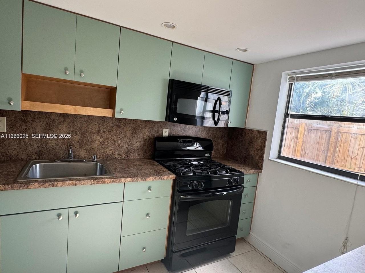 11321 Sw 65th St - Photo 3 of 24