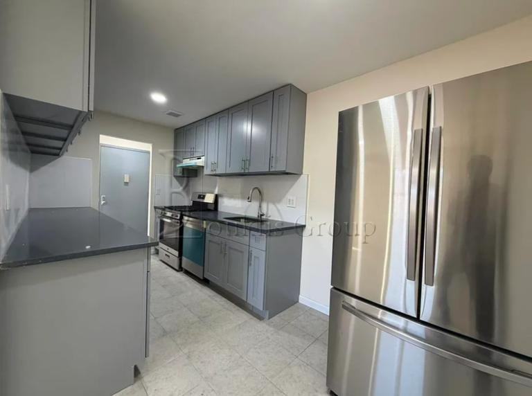 5919 174th St - Photo 2 of 10