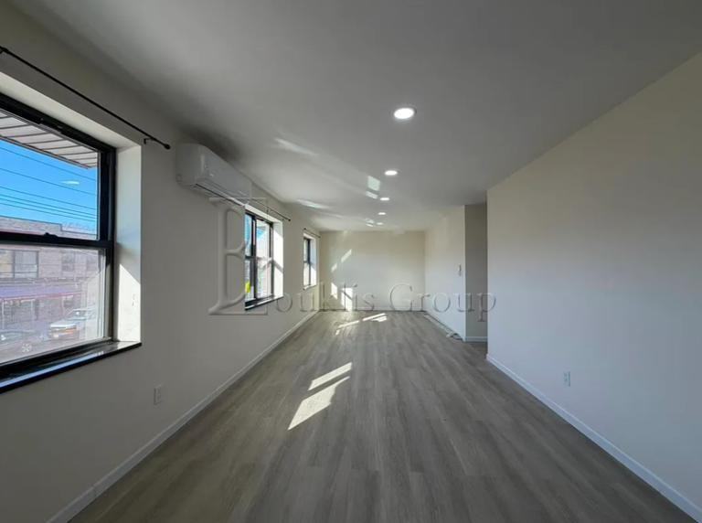 5919 174th St - Photo 4 of 10