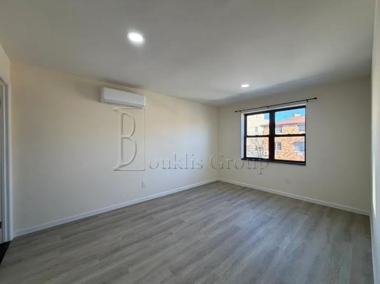 5919 174th St - Photo 7 of 10