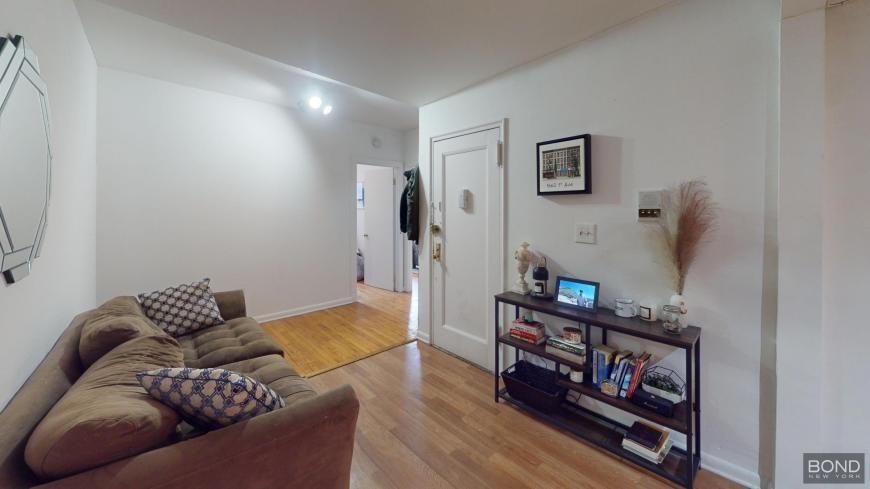 1662 1st Ave - Photo 3 of 10