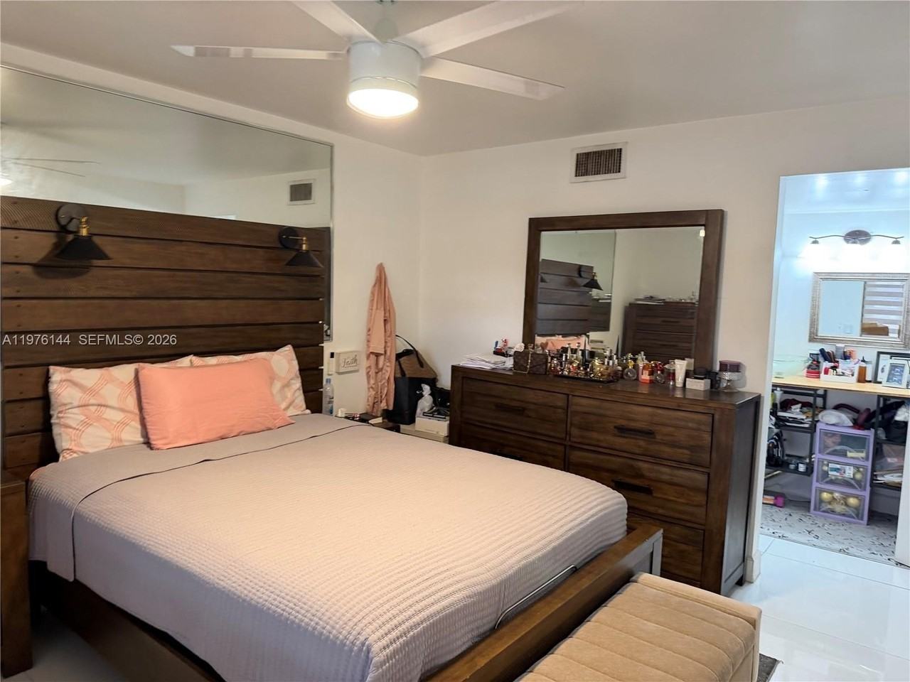 20170 Ne 3rd Ct #6 - Photo 5 of 16