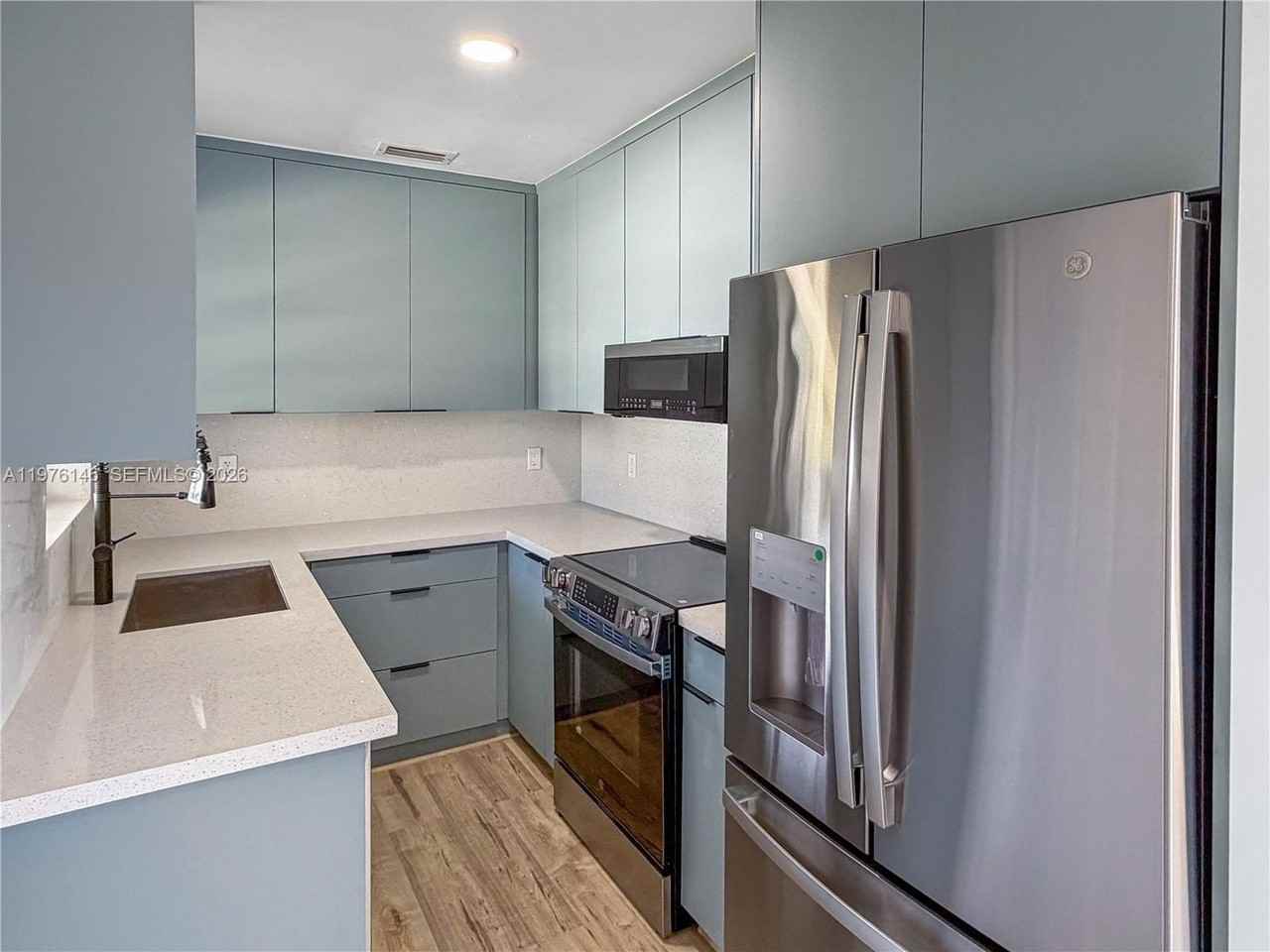 5245 Sw 98th Ct - Photo 2 of 22