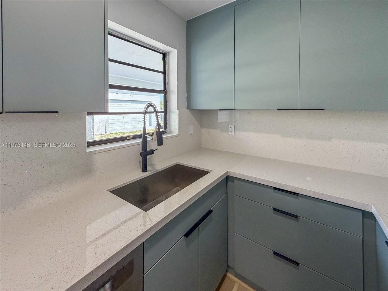 5245 Sw 98th Ct - Photo 3 of 22