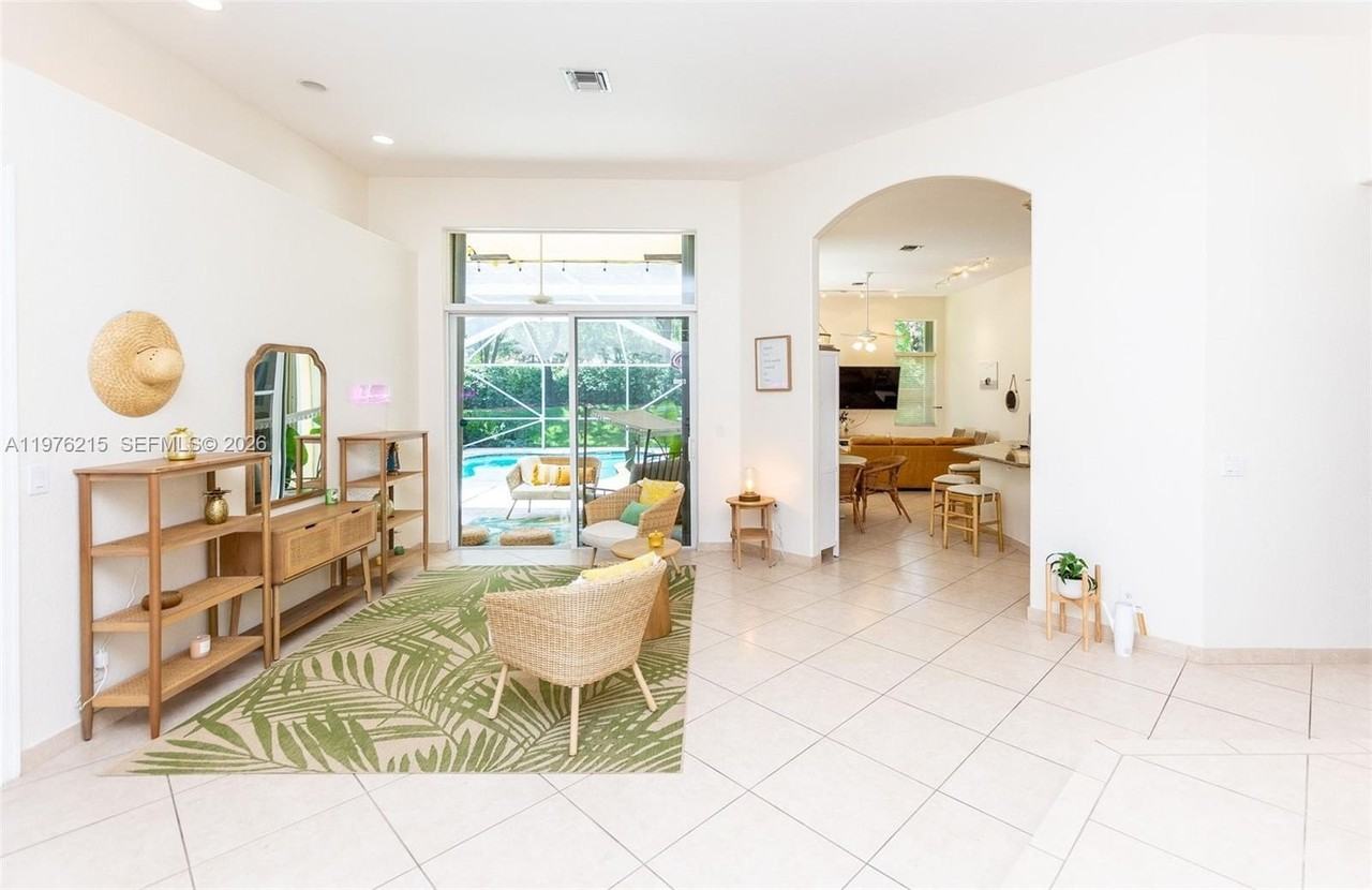 3967 Nighthawk Dr - Photo 3 of 17