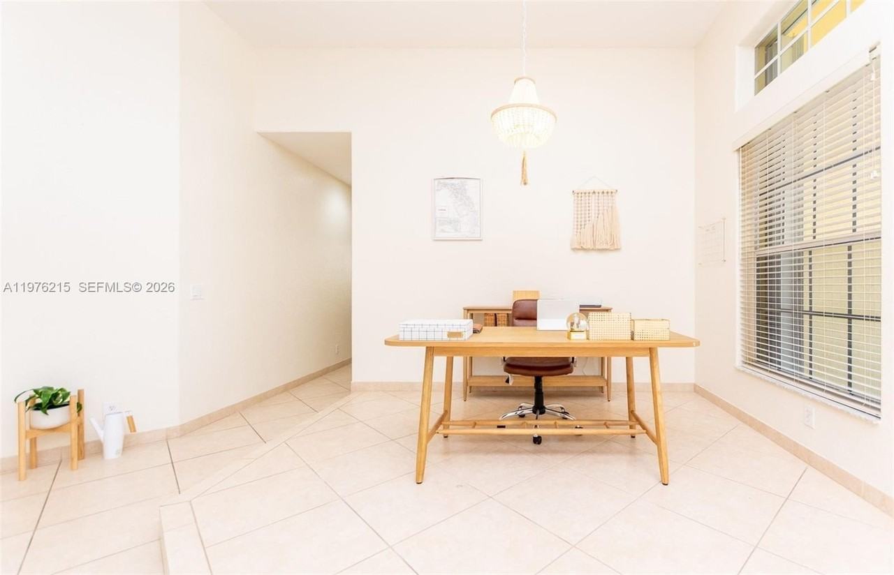 3967 Nighthawk Dr - Photo 5 of 17