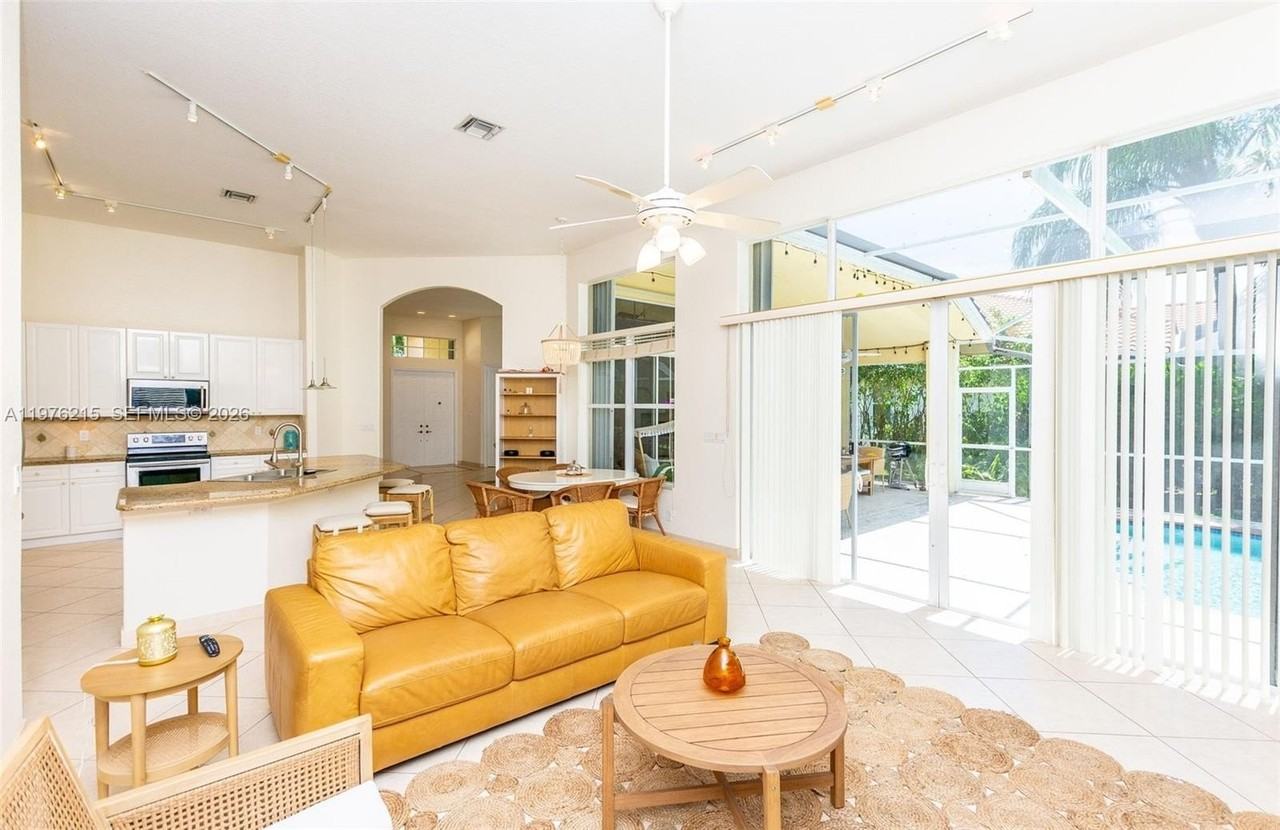 3967 Nighthawk Dr - Photo 6 of 17